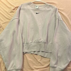 Light purple Nike cropped sweatshirt